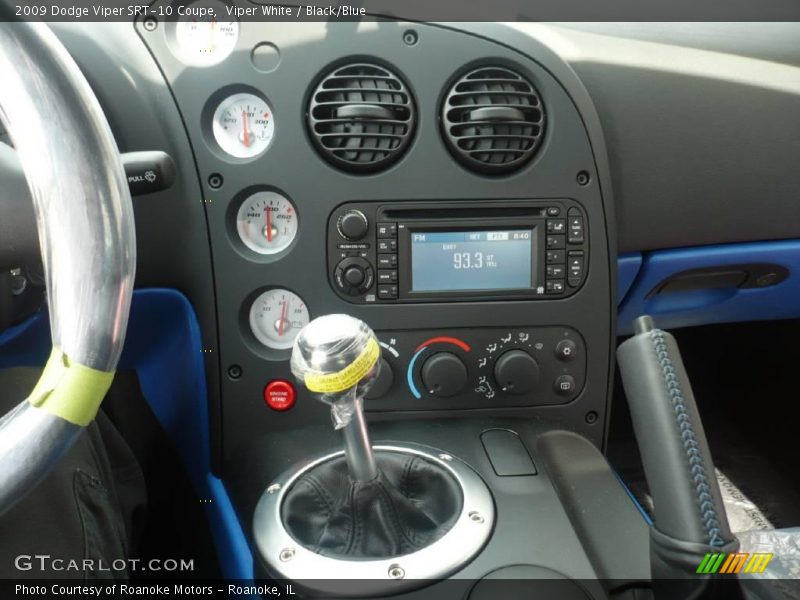 Viper White / Black/Blue 2009 Dodge Viper SRT-10 Coupe