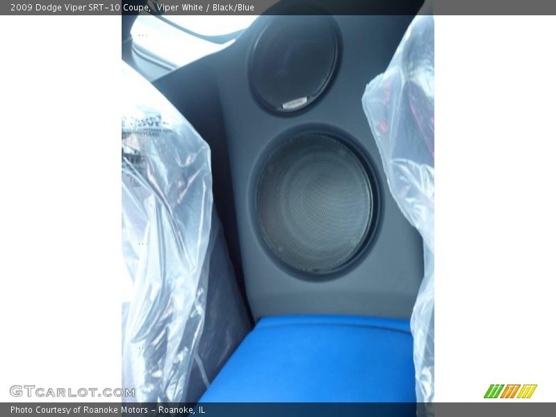 Viper White / Black/Blue 2009 Dodge Viper SRT-10 Coupe