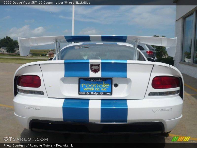 Viper White / Black/Blue 2009 Dodge Viper SRT-10 Coupe