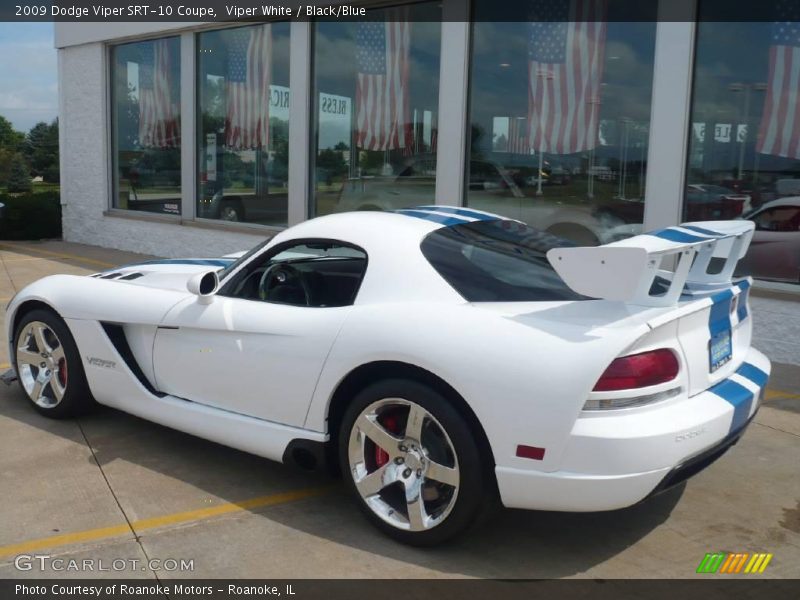 Viper White / Black/Blue 2009 Dodge Viper SRT-10 Coupe
