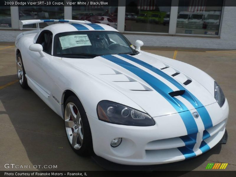 Viper White / Black/Blue 2009 Dodge Viper SRT-10 Coupe