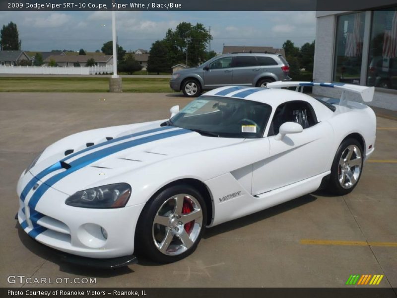 Viper White / Black/Blue 2009 Dodge Viper SRT-10 Coupe