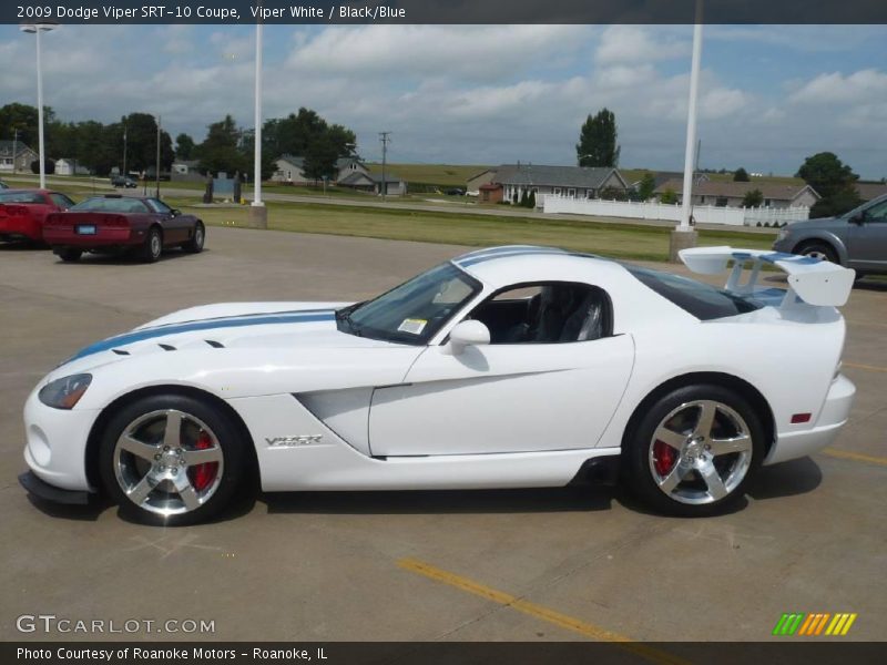 Viper White / Black/Blue 2009 Dodge Viper SRT-10 Coupe