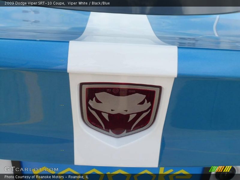 Viper White / Black/Blue 2009 Dodge Viper SRT-10 Coupe