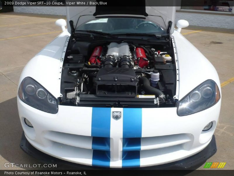 Viper White / Black/Blue 2009 Dodge Viper SRT-10 Coupe