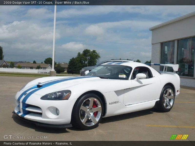 Viper White / Black/Blue 2009 Dodge Viper SRT-10 Coupe