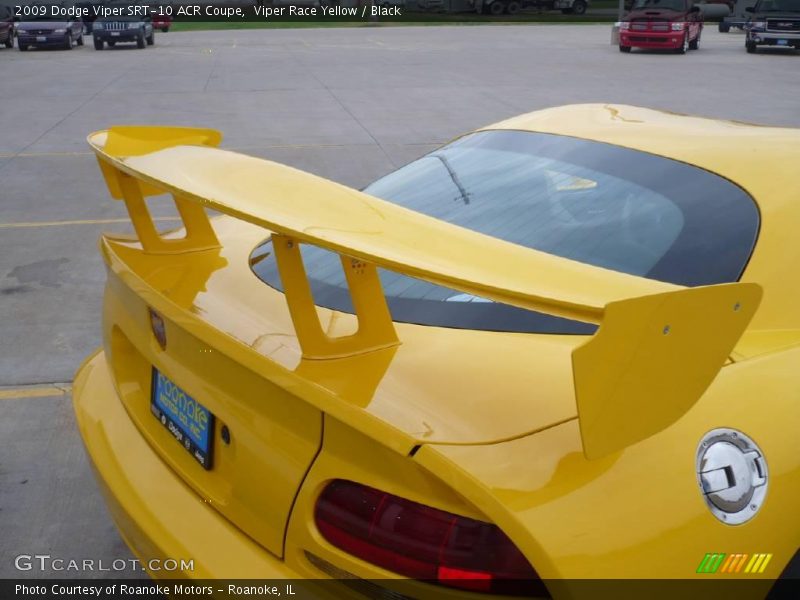 Viper Race Yellow / Black 2009 Dodge Viper SRT-10 ACR Coupe