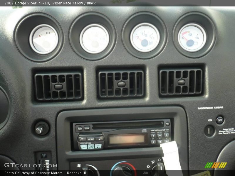 Viper Race Yellow / Black 2002 Dodge Viper RT-10