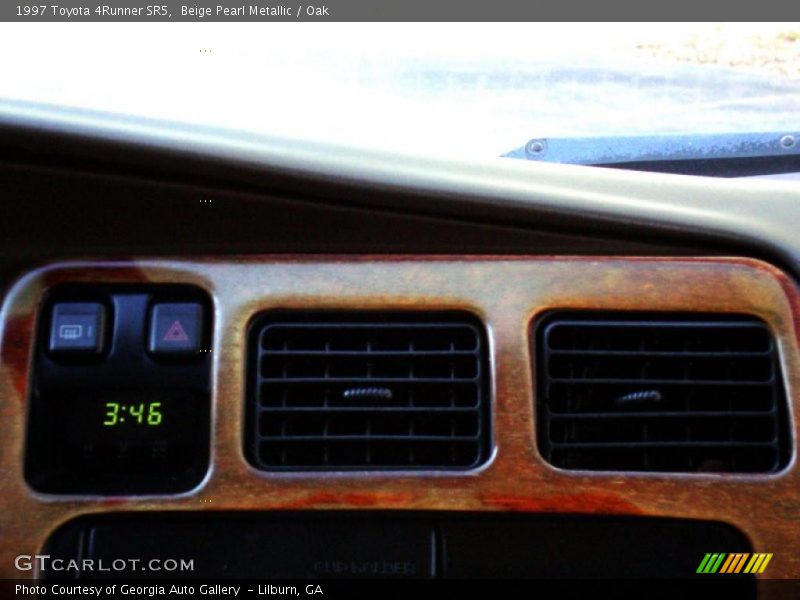 Beige Pearl Metallic / Oak 1997 Toyota 4Runner SR5