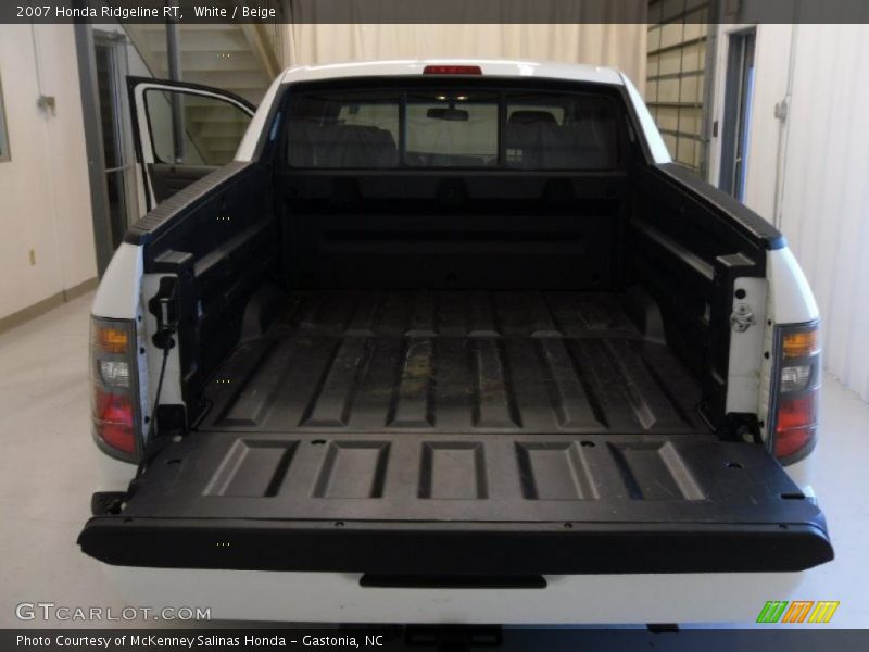 White / Beige 2007 Honda Ridgeline RT