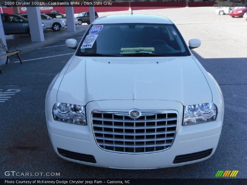 Cool Vanilla White / Dark Slate Gray 2008 Chrysler 300 LX