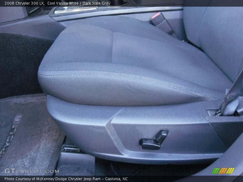 Cool Vanilla White / Dark Slate Gray 2008 Chrysler 300 LX