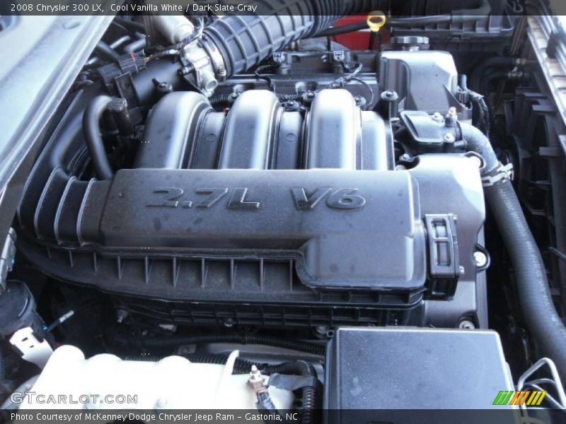 Cool Vanilla White / Dark Slate Gray 2008 Chrysler 300 LX