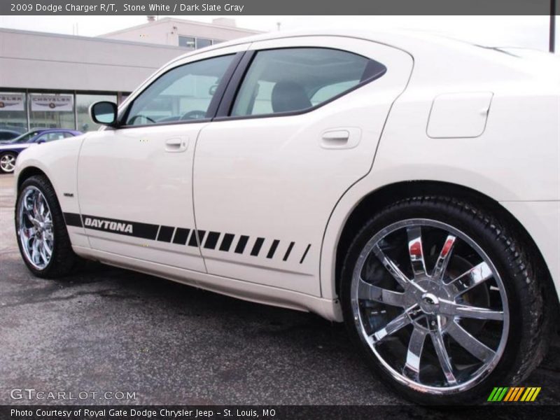 Stone White / Dark Slate Gray 2009 Dodge Charger R/T