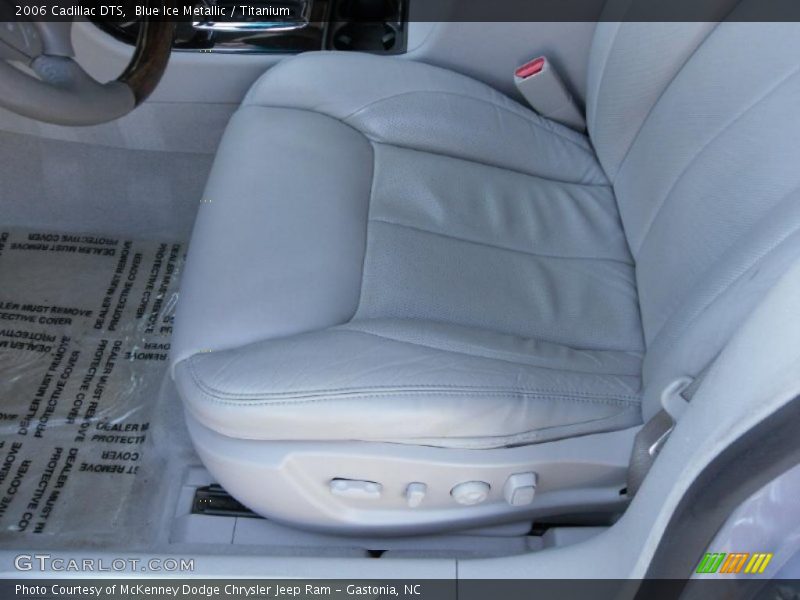 Blue Ice Metallic / Titanium 2006 Cadillac DTS
