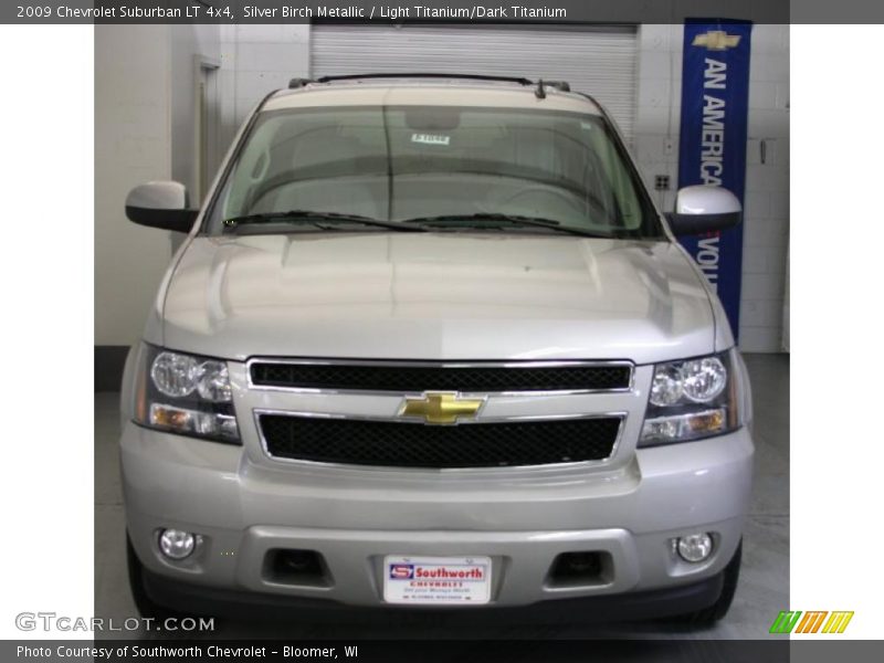 Silver Birch Metallic / Light Titanium/Dark Titanium 2009 Chevrolet Suburban LT 4x4