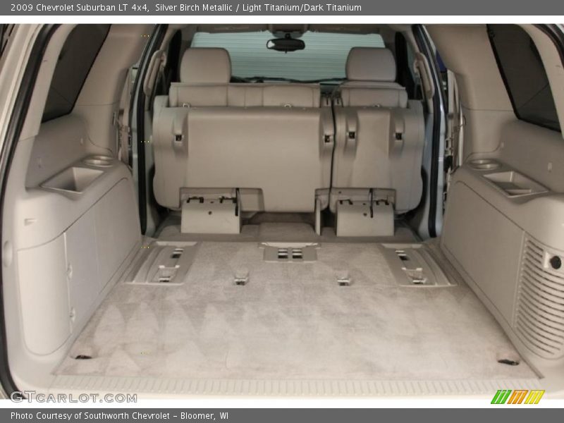 Silver Birch Metallic / Light Titanium/Dark Titanium 2009 Chevrolet Suburban LT 4x4