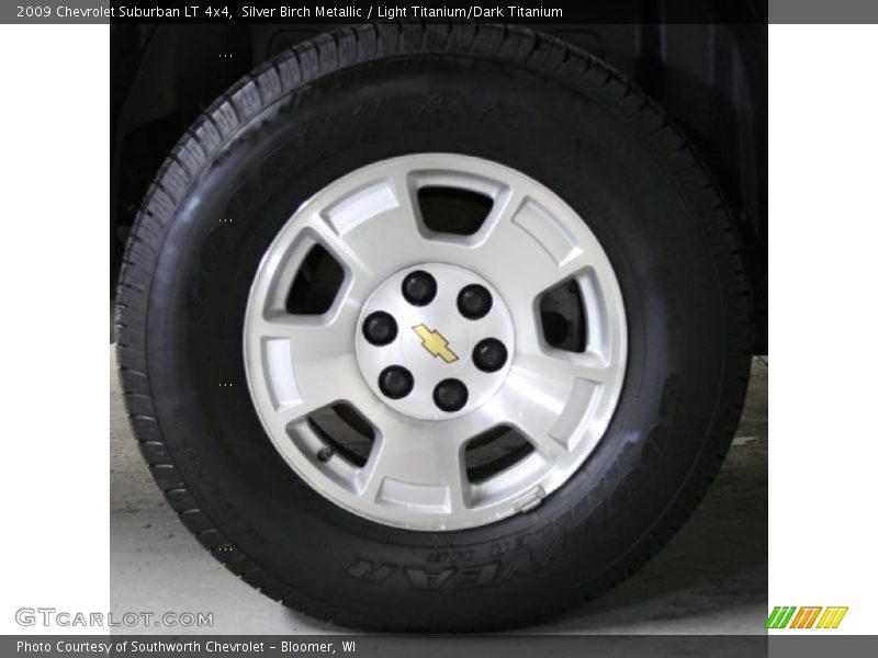 Silver Birch Metallic / Light Titanium/Dark Titanium 2009 Chevrolet Suburban LT 4x4