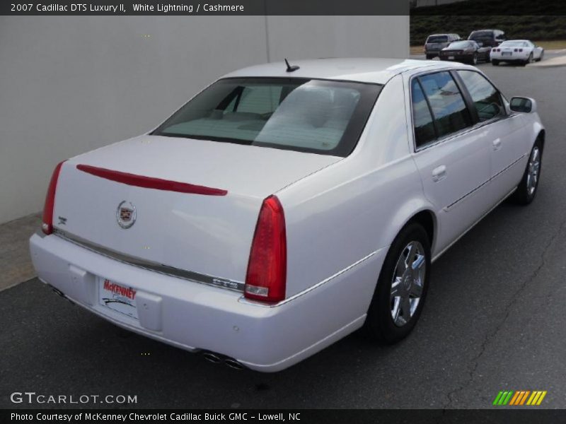 White Lightning / Cashmere 2007 Cadillac DTS Luxury II