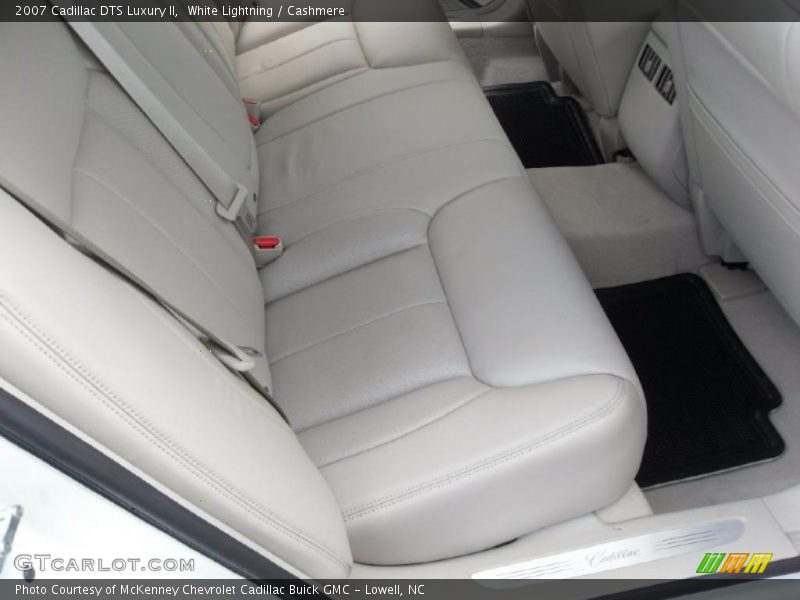 White Lightning / Cashmere 2007 Cadillac DTS Luxury II