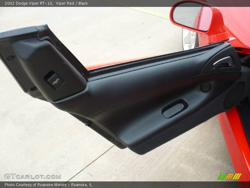 Viper Red / Black 2002 Dodge Viper RT-10