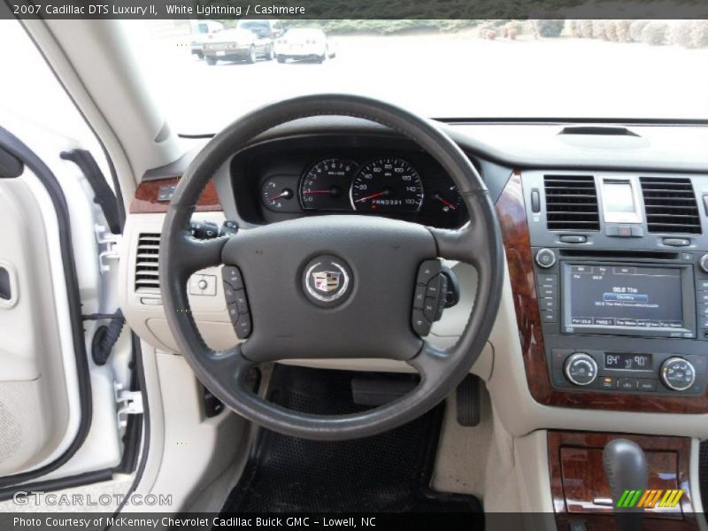 White Lightning / Cashmere 2007 Cadillac DTS Luxury II