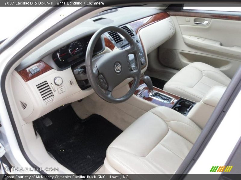 White Lightning / Cashmere 2007 Cadillac DTS Luxury II