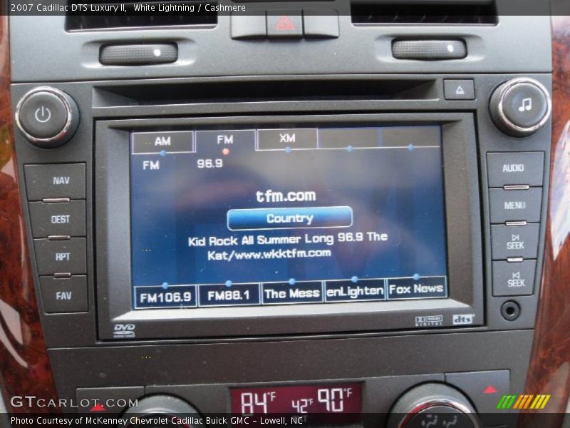 White Lightning / Cashmere 2007 Cadillac DTS Luxury II