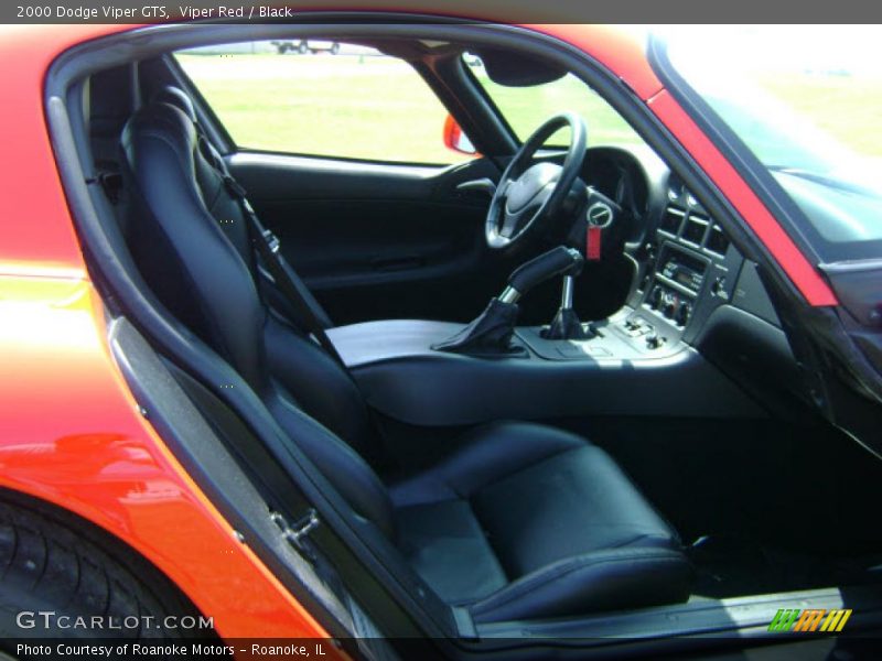 Viper Red / Black 2000 Dodge Viper GTS