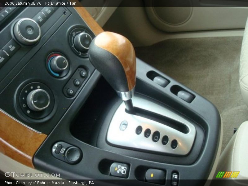 Polar White / Tan 2006 Saturn VUE V6
