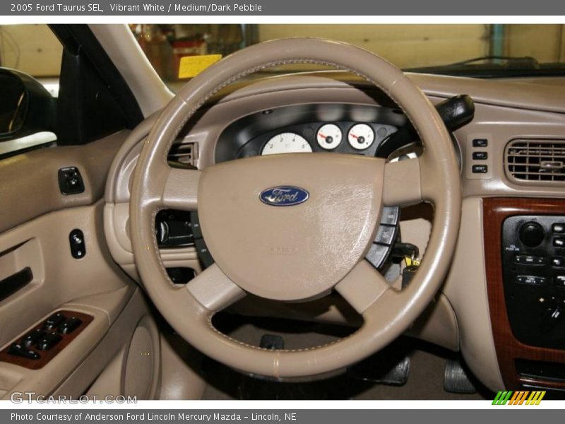 Vibrant White / Medium/Dark Pebble 2005 Ford Taurus SEL