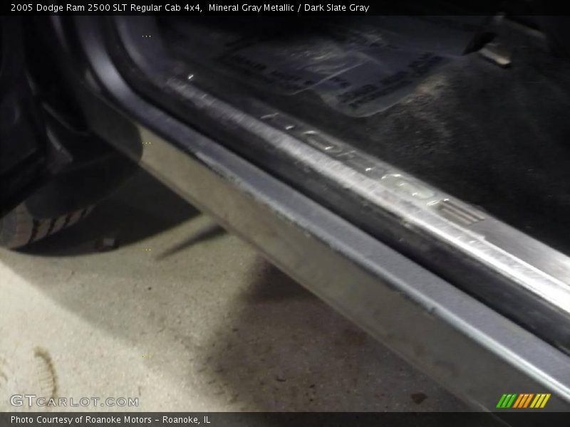 Mineral Gray Metallic / Dark Slate Gray 2005 Dodge Ram 2500 SLT Regular Cab 4x4