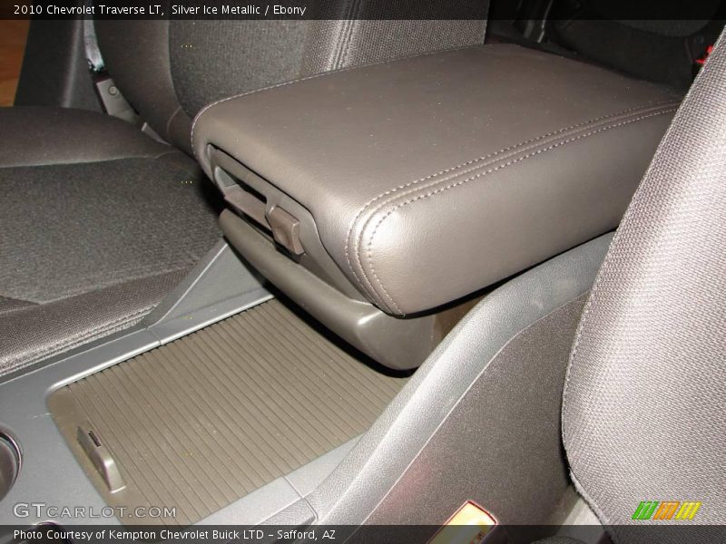 Silver Ice Metallic / Ebony 2010 Chevrolet Traverse LT