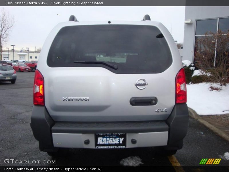 Silver Lightning / Graphite/Steel 2009 Nissan Xterra S 4x4