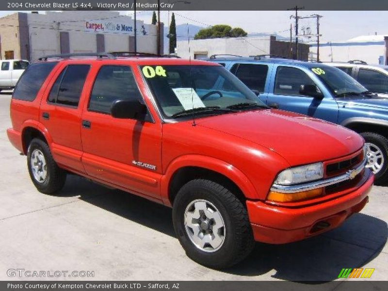 Victory Red / Medium Gray 2004 Chevrolet Blazer LS 4x4