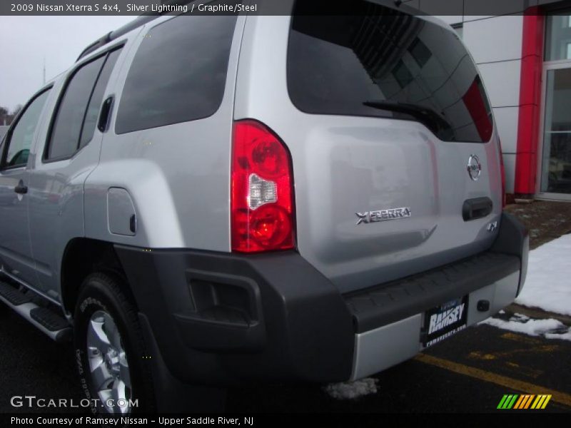 Silver Lightning / Graphite/Steel 2009 Nissan Xterra S 4x4