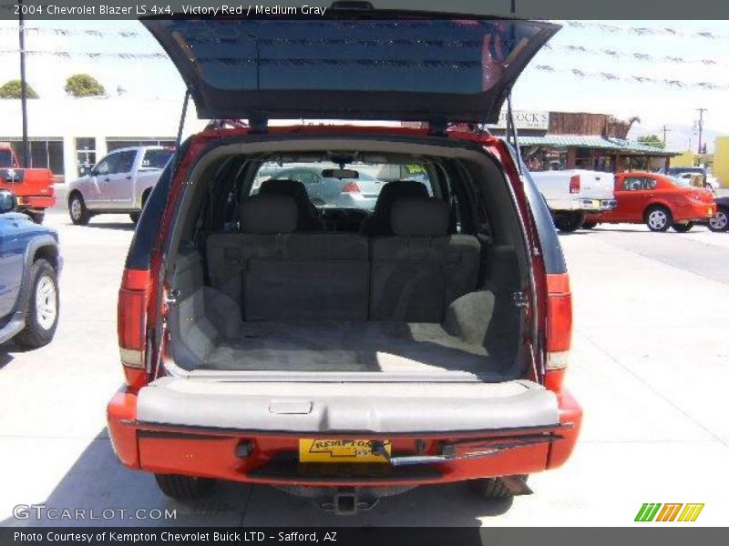 Victory Red / Medium Gray 2004 Chevrolet Blazer LS 4x4