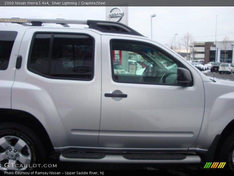 Silver Lightning / Graphite/Steel 2009 Nissan Xterra S 4x4