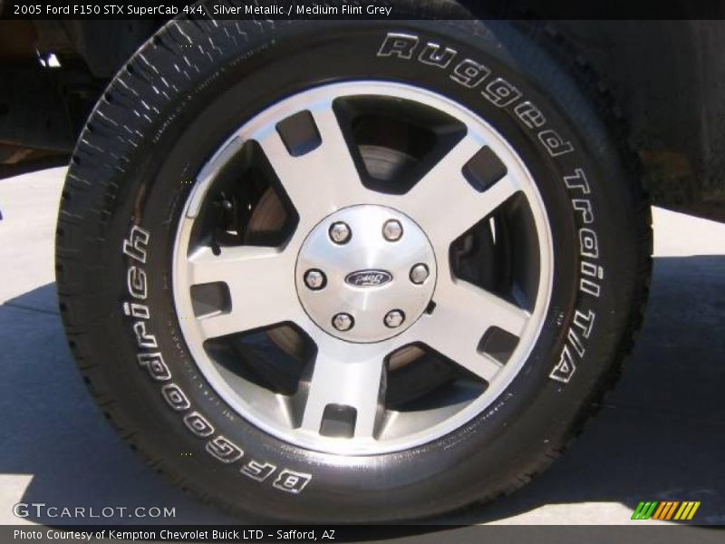 Silver Metallic / Medium Flint Grey 2005 Ford F150 STX SuperCab 4x4