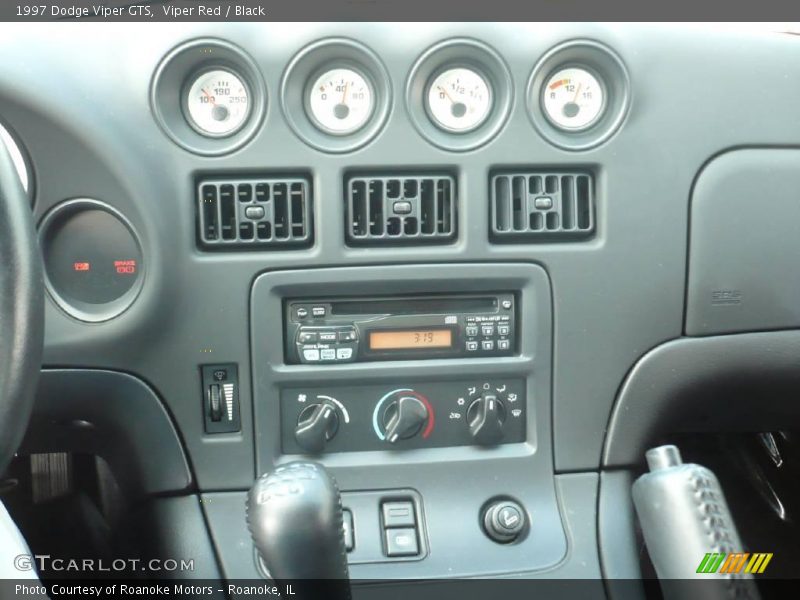 Controls of 1997 Viper GTS