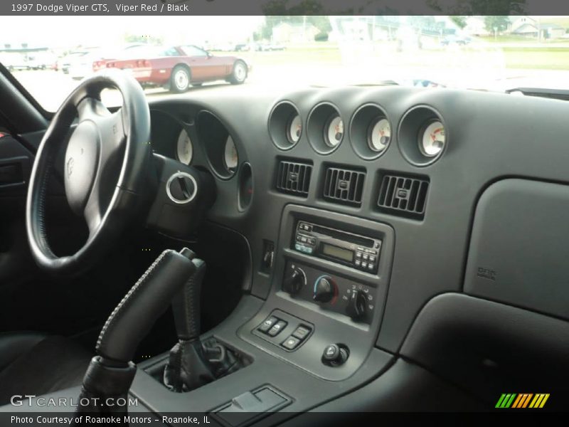 Viper Red / Black 1997 Dodge Viper GTS