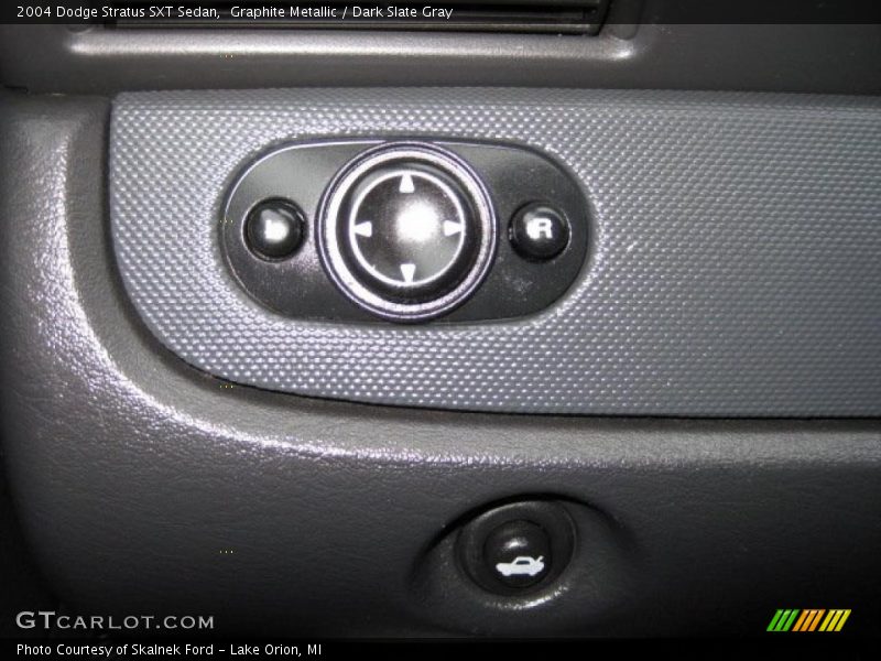 Graphite Metallic / Dark Slate Gray 2004 Dodge Stratus SXT Sedan