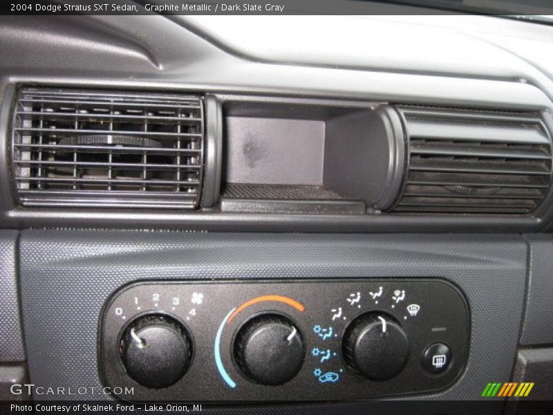 Graphite Metallic / Dark Slate Gray 2004 Dodge Stratus SXT Sedan