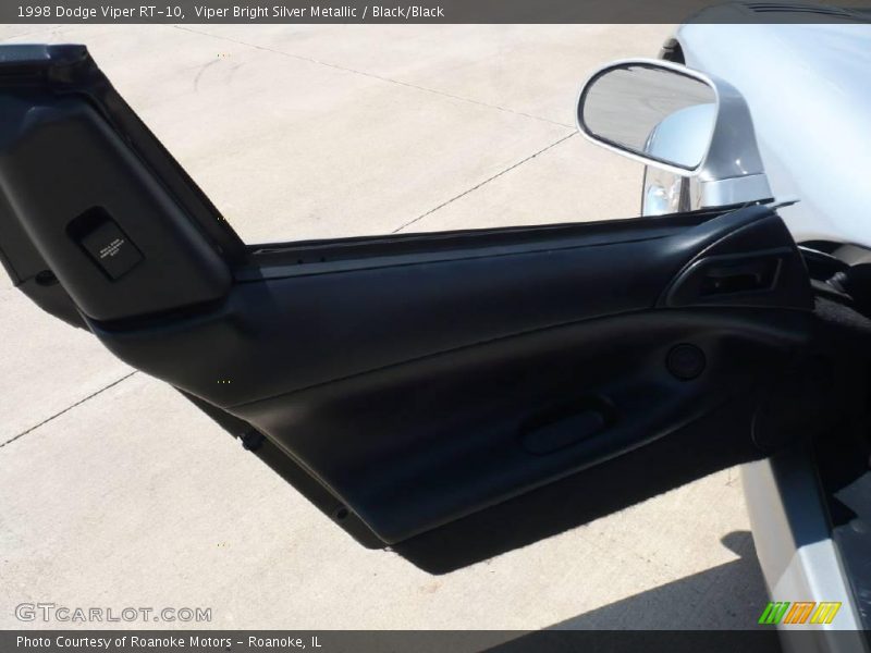 Viper Bright Silver Metallic / Black/Black 1998 Dodge Viper RT-10