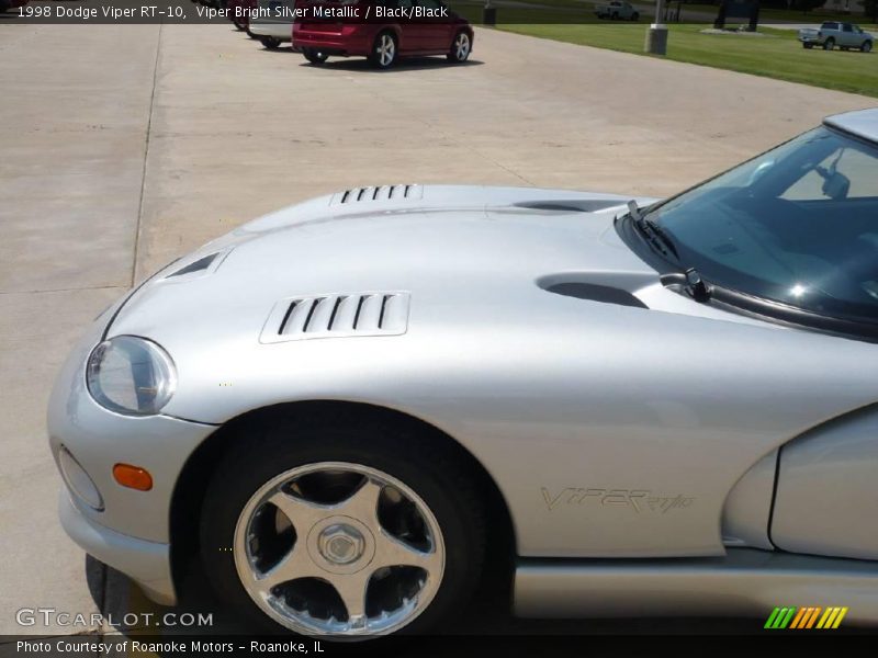 Viper Bright Silver Metallic / Black/Black 1998 Dodge Viper RT-10