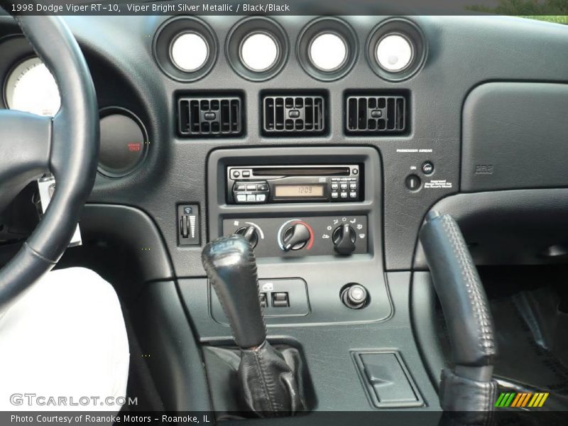 Viper Bright Silver Metallic / Black/Black 1998 Dodge Viper RT-10