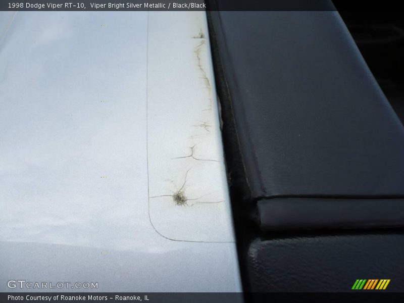 Viper Bright Silver Metallic / Black/Black 1998 Dodge Viper RT-10