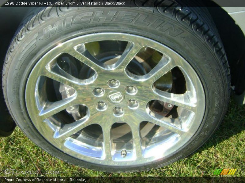 Viper Bright Silver Metallic / Black/Black 1998 Dodge Viper RT-10