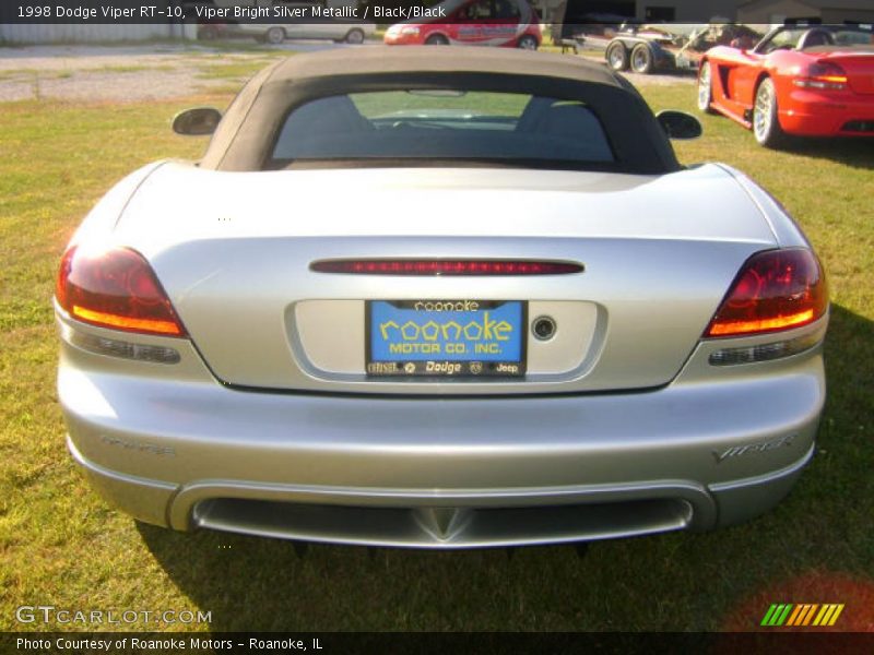 Viper Bright Silver Metallic / Black/Black 1998 Dodge Viper RT-10