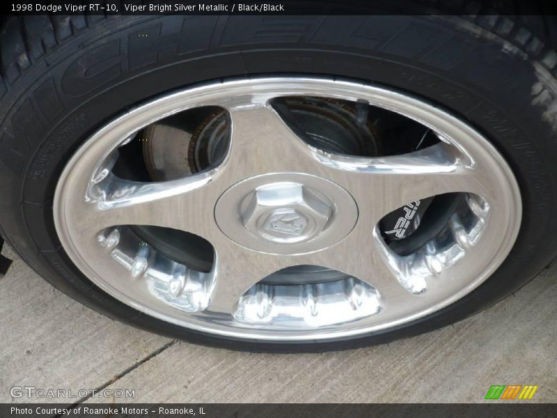 Viper Bright Silver Metallic / Black/Black 1998 Dodge Viper RT-10